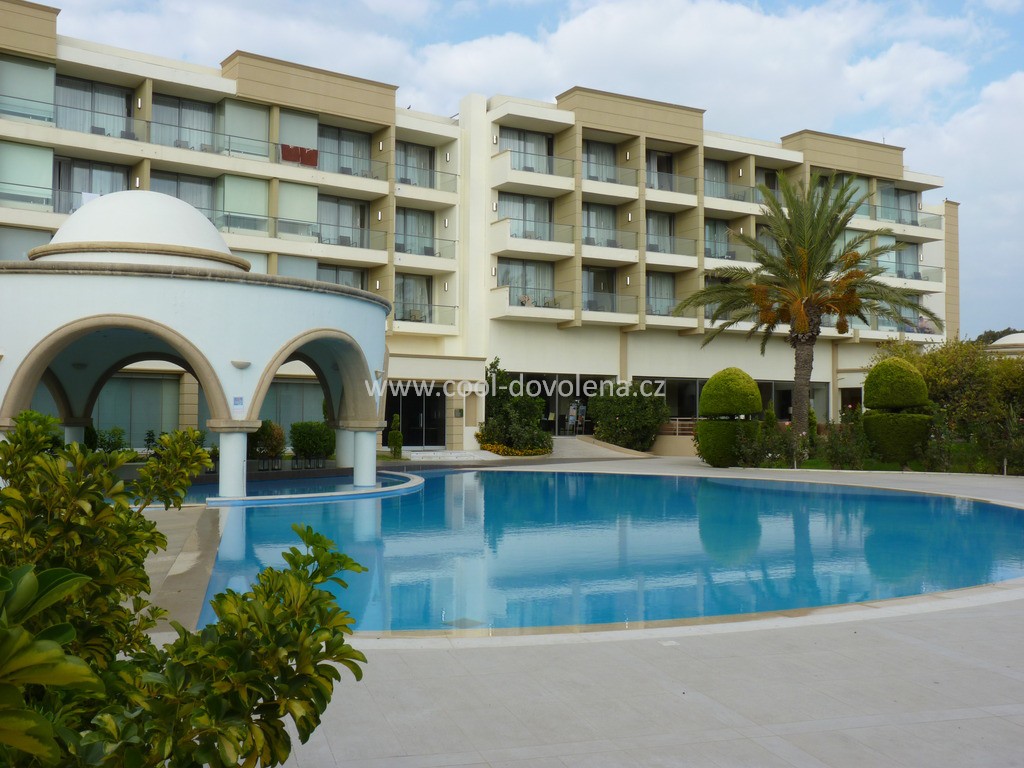 Hotel The Ixian Grand