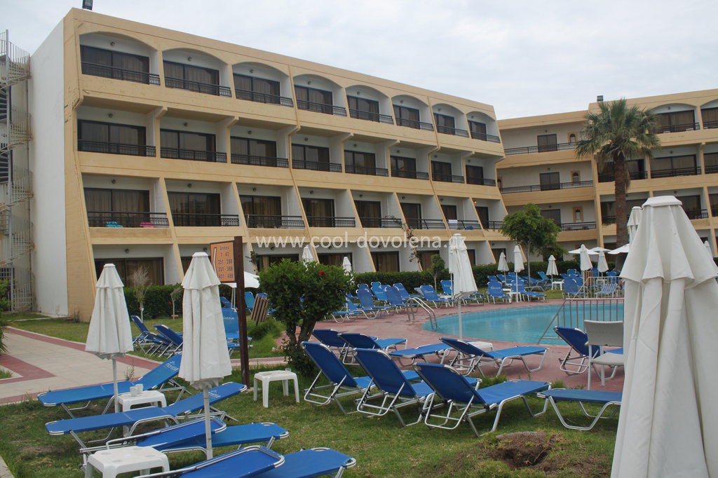 Hotel Mareblu Cosmopolitan Beach Resort